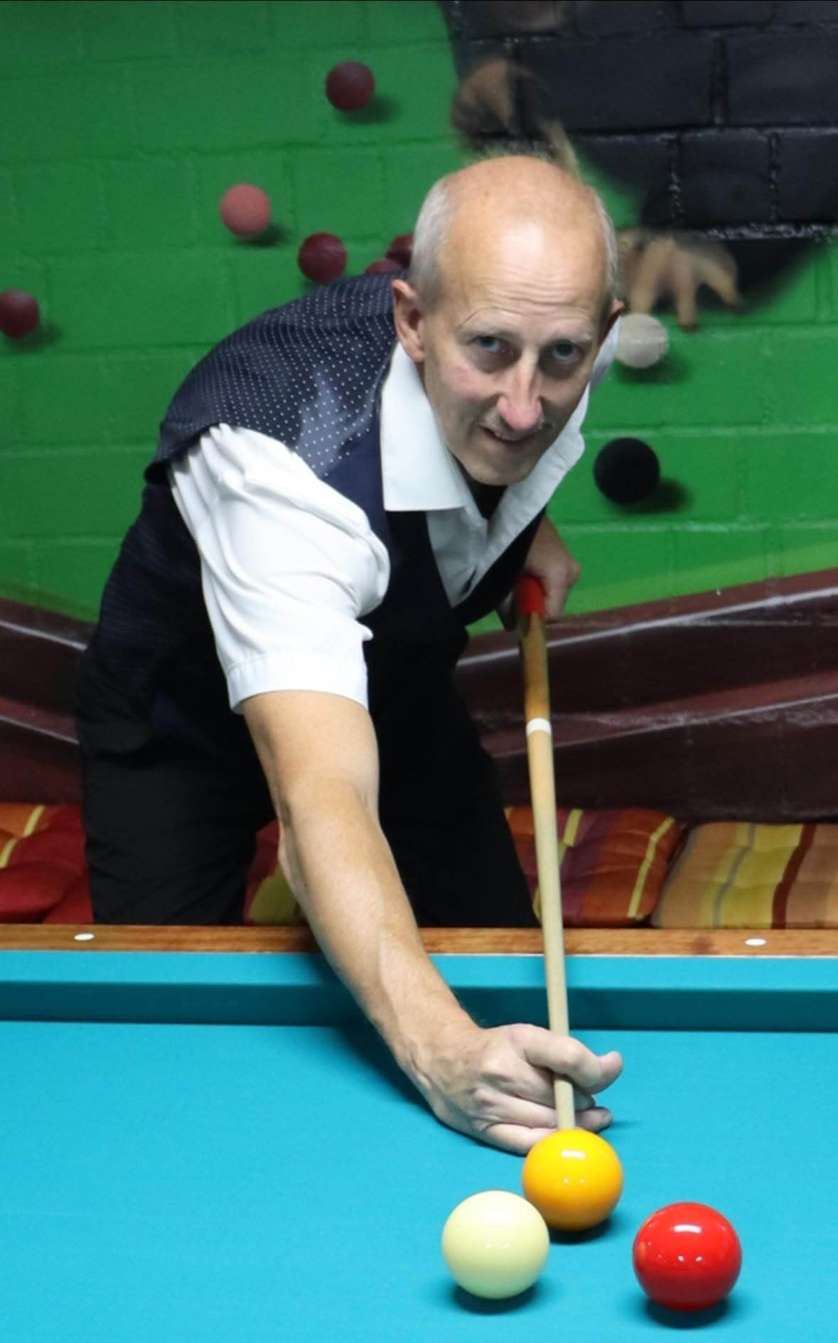 Andreas Schmidt playing billiards