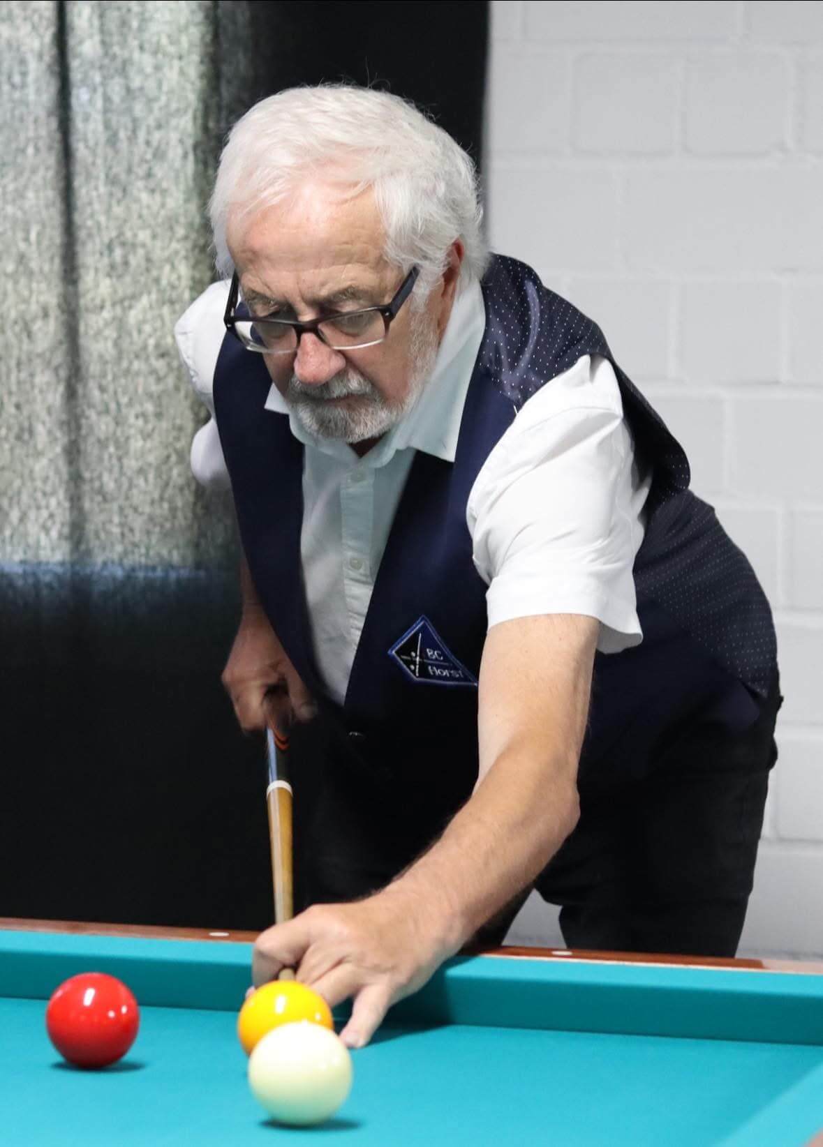 Wolfgang Goretzko playing billiards